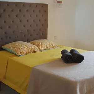 Appartement Dans Un Petit Coin De Paradis, Trinité (Tartane)